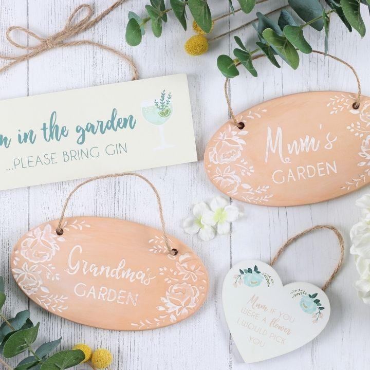 Decorative Signs - The Wandering Marketplace
