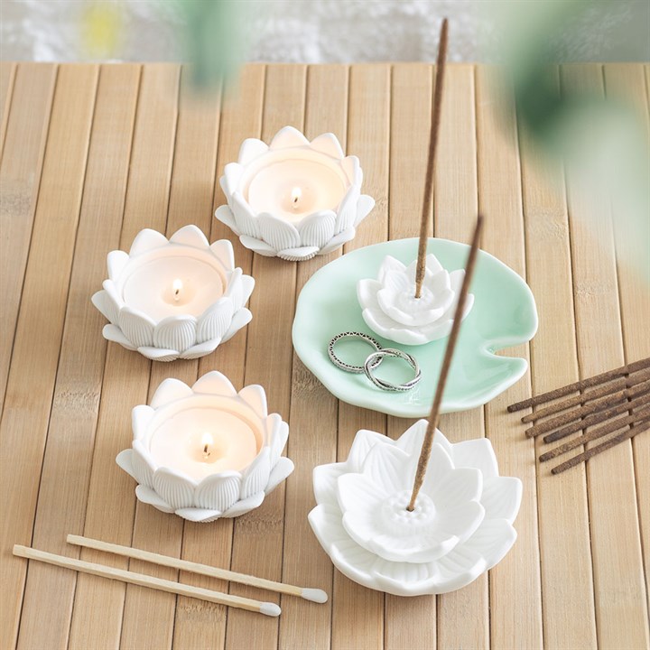 Set of 3 White Lotus Flower Tealight Holders